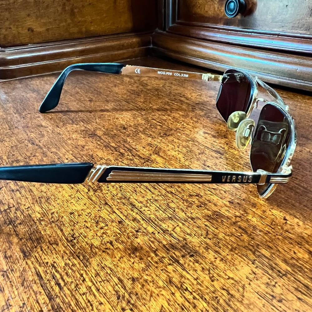 Vintage Versace Versus Sunglasses - Picture 2 of 8